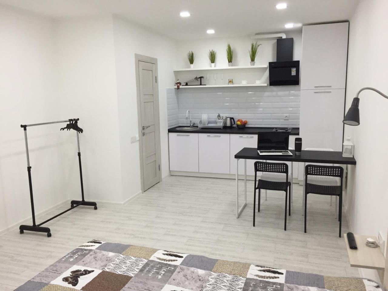 Cozy Underground Apartment At The Center Kherson Exterior foto