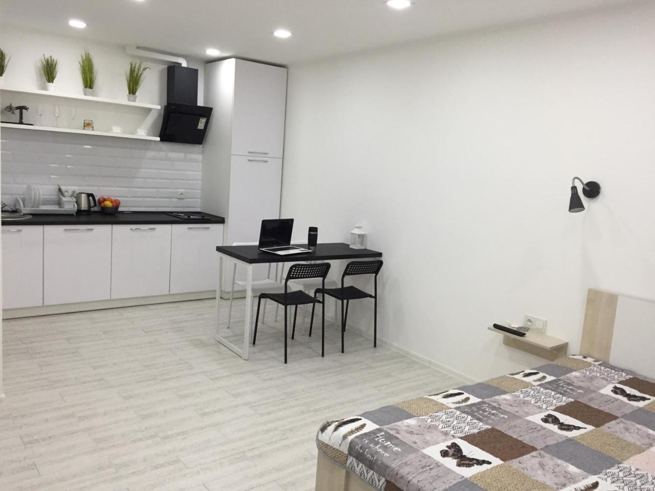 Cozy Underground Apartment At The Center Kherson Exterior foto